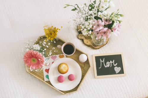 Custom Cups and Plates: Adding a Personal Touch to Your Wedding